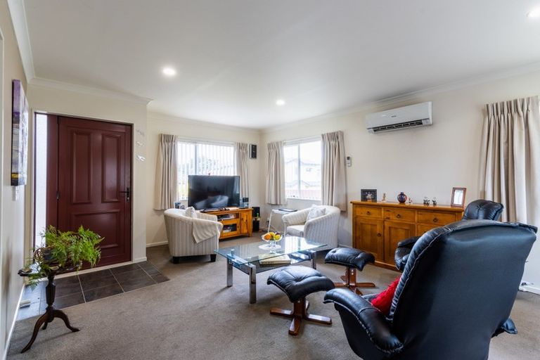 Photo of property in 1 Pohutukawa Grove, Titahi Bay, Porirua, 5022