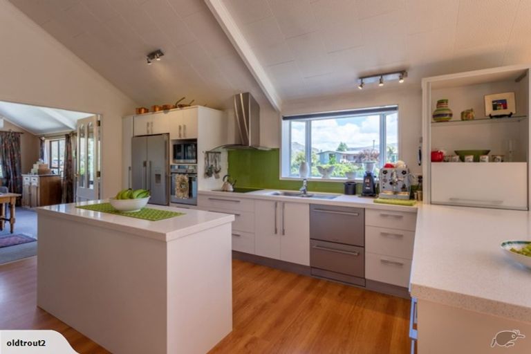 Photo of property in 12 Coulson Place, Alexandra, 9320