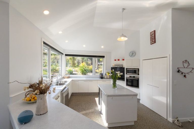 Photo of property in 6 Polson Hill Drive, Aokautere, Palmerston North, 4471