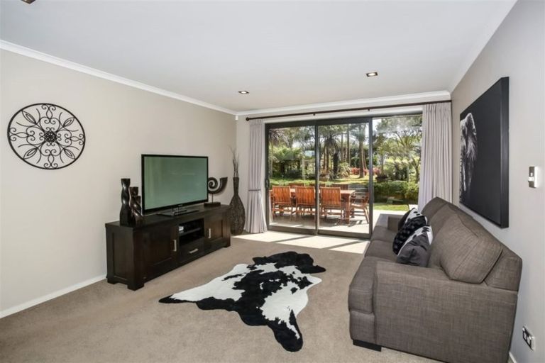 Photo of property in 32 Searle Drive, Patumahoe, Pukekohe, 2679