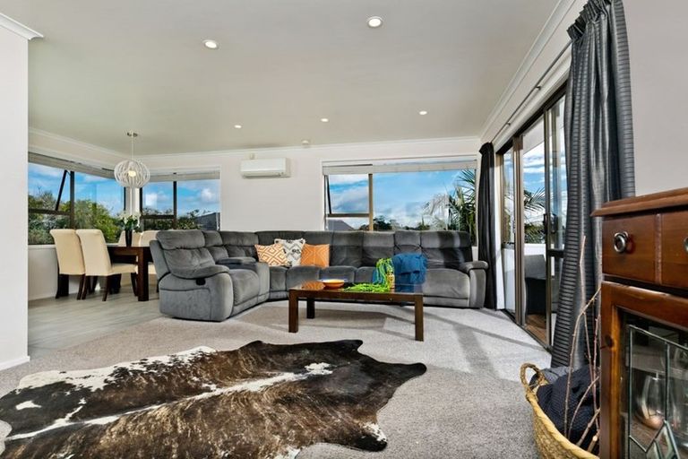 Photo of property in 65 Luckens Road, West Harbour, Auckland, 0618