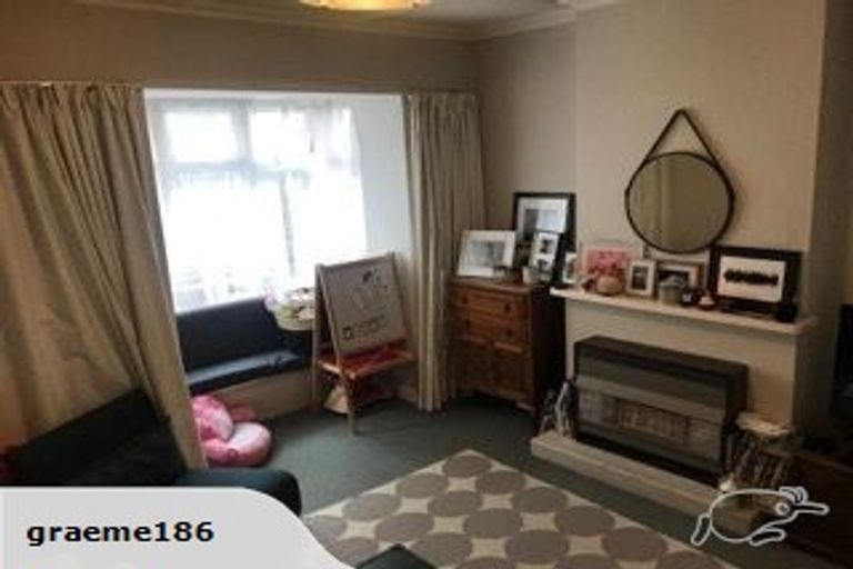 Photo of property in 2/58 Brougham Street, Mount Victoria, Wellington, 6011