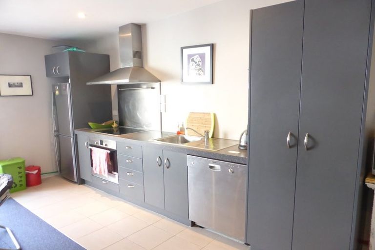 Photo of property in 6/35 Home Street, Mount Victoria, Wellington, 6011