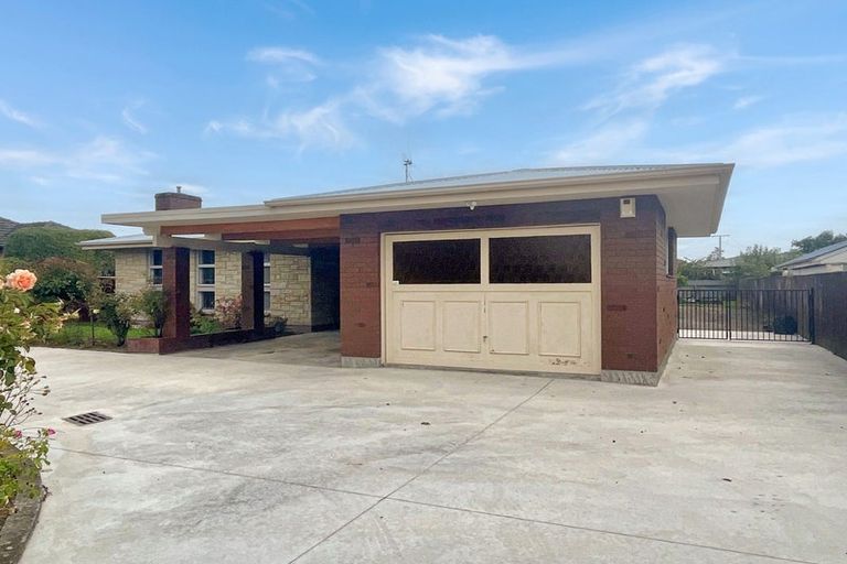 Photo of property in 15 College Street, Awapuni, Palmerston North, 4412