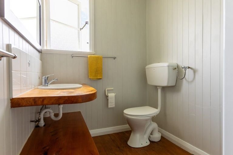 Photo of property in 21 Hall Street, Woodville, 4920