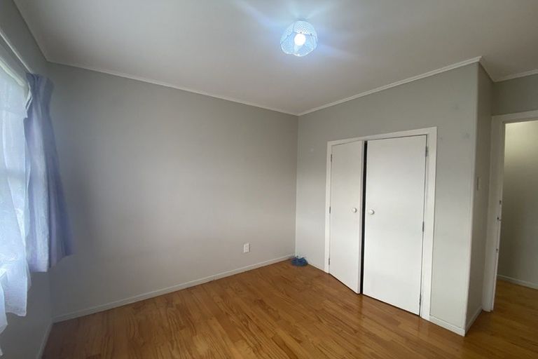 Photo of property in 43 Blease Street, New Lynn, Auckland, 0600