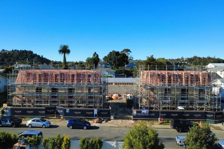 Photo of property in 18 Hellyers Street, Birkdale, Auckland, 0626