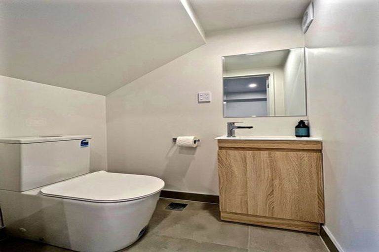 Photo of property in 57 Morihana Close, Glen Eden, 0602