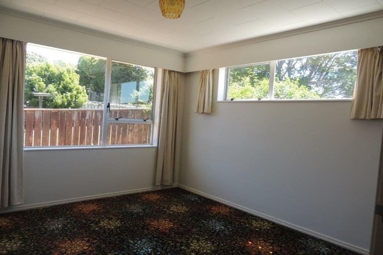 Photo of property in 6b Reese Jones Grove, Maungaraki, Lower Hutt, 5010