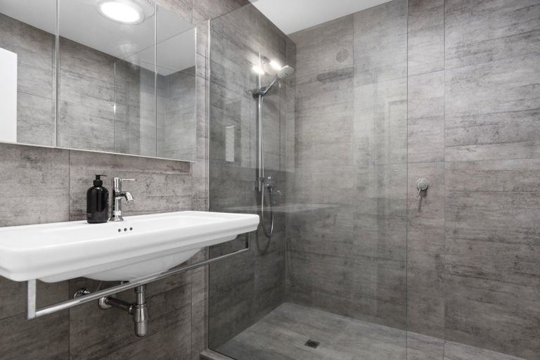 Photo of property in 60 Esmeralda Street, Welcome Bay, Tauranga, 3112