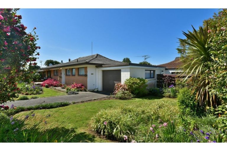 Photo of property in 63 Centreway Road, Orewa, 0931