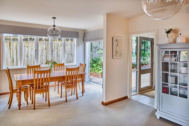 Photo of property in 10 Tui Road, Days Bay, Lower Hutt, 5013