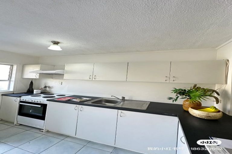 Photo of property in 3/45 Blockhouse Bay Road, Avondale, Auckland, 1026