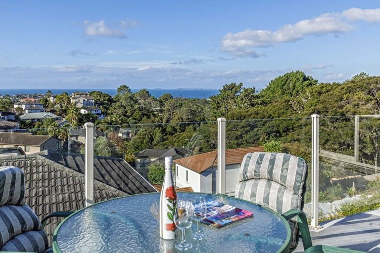 Photo of property in 493 East Coast Road, Murrays Bay, Auckland, 0630