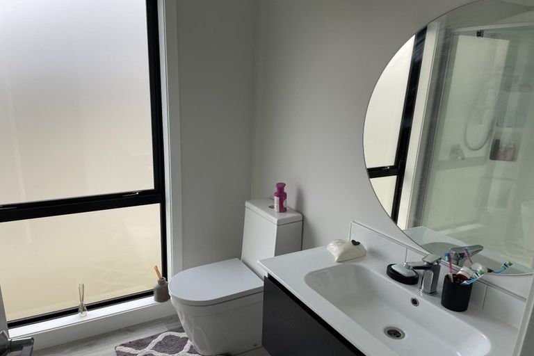 Photo of property in 1 La Mer Lane, Wallaceville, Upper Hutt, 5018