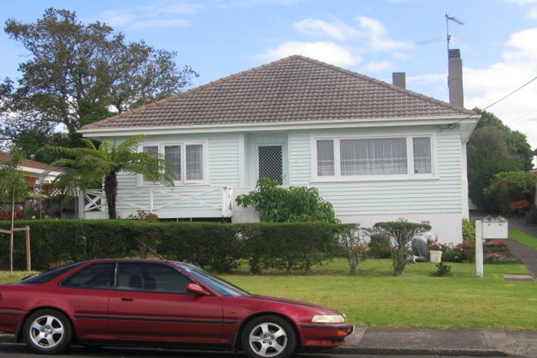 Photo of property in 1/2 Alma Road, Milford, Auckland, 0620