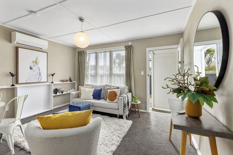 Photo of property in Heretaunga Flats, 4/652 Fergusson Drive, Trentham, Upper Hutt, 5018