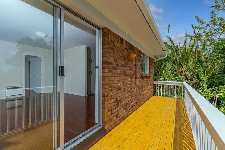 Photo of property in 2/581 East Coast Road, Browns Bay, Auckland, 0630