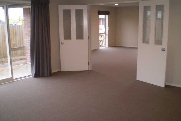 Photo of property in 27 Mokihi Gardens, Hillmorton, Christchurch, 8024