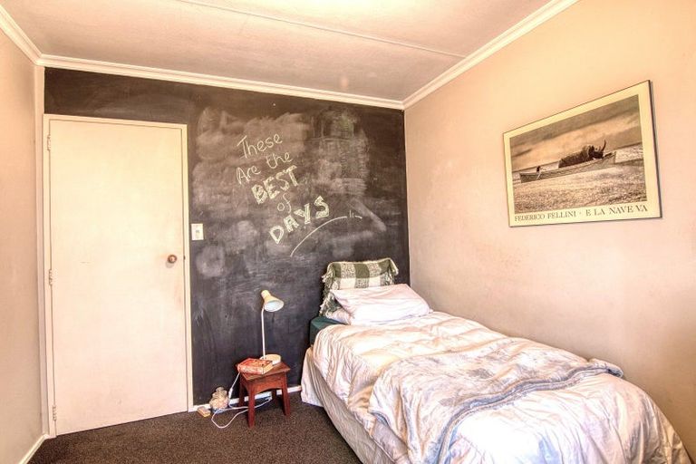 Photo of property in 3 Coromandel Court, Roslyn, Palmerston North, 4414