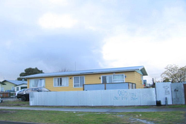 Photo of property in 24 Palgrave Avenue, Flaxmere, Hastings, 4120