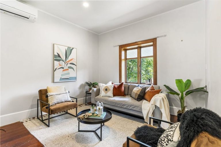 Photo of property in 17 Waikowhai Street, Ngaio, Wellington, 6035