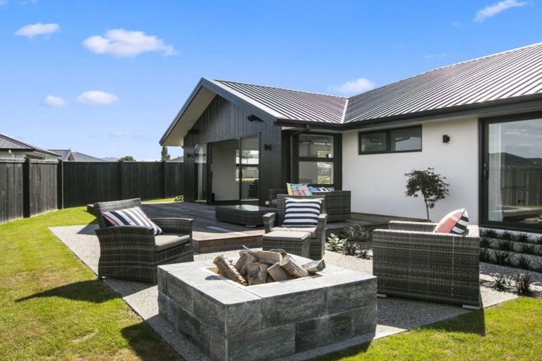 Photo of property in 17 Carrick Place, Mosgiel, 9024
