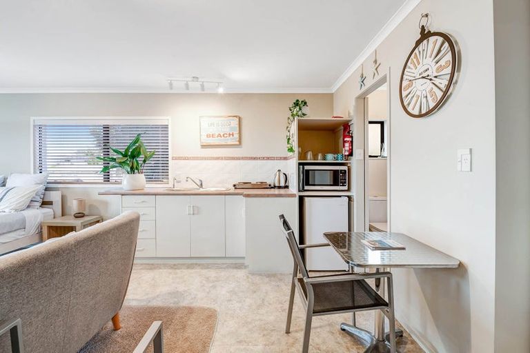 Photo of property in 39 Merehai Place, Snells Beach, 0920