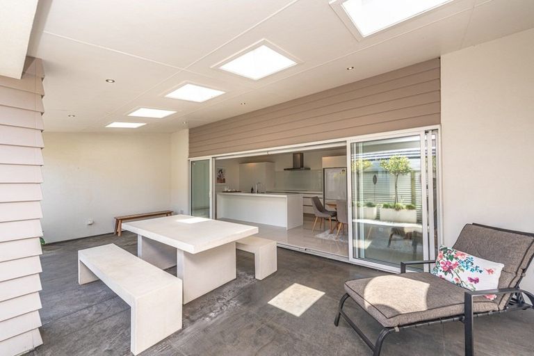 Photo of property in 16 Egmont Street, Patea, 4520