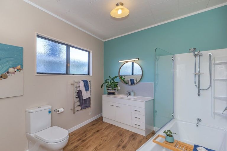 Photo of property in 17 Avon Street, Levin, 5510