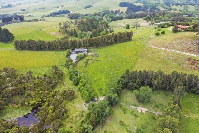 Photo of property in 243 Clevedon Kawakawa Road, Clevedon, Papakura, 2585