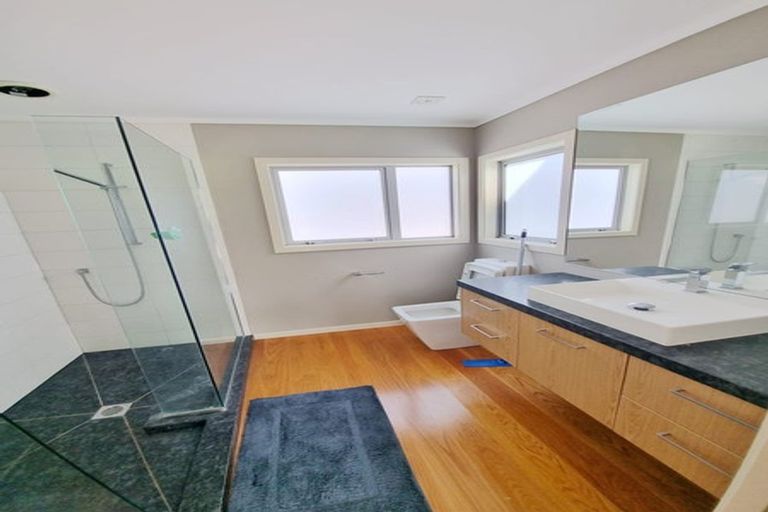 Photo of property in 5 Mowbray Place, Sunnynook, Auckland, 0620