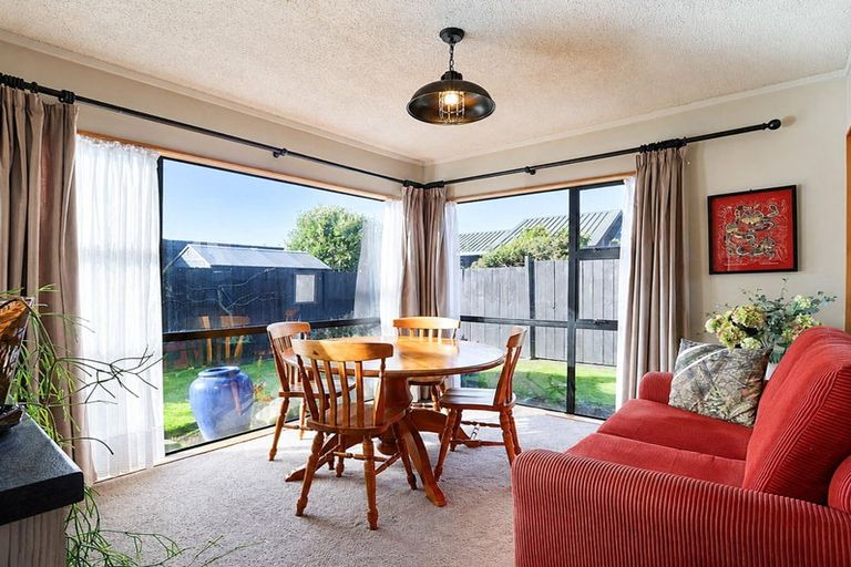 Photo of property in 67 Bowen Street, Cambridge, 3434
