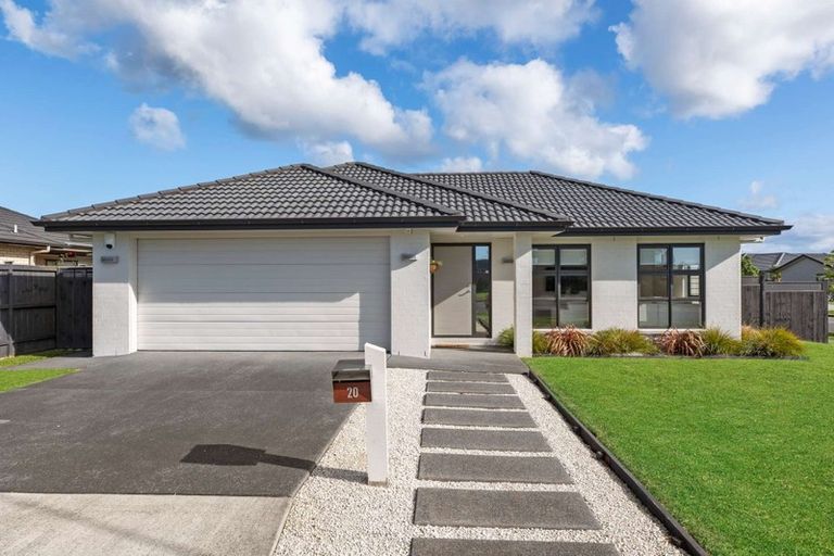 Photo of property in 20 Scotsmoor Drive, Wattle Downs, Auckland, 2103