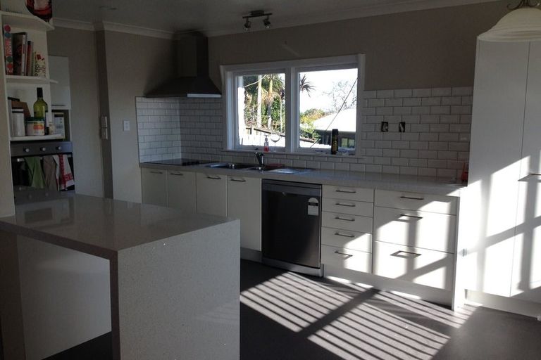 Photo of property in 610 East Coast Road, Pinehill, Auckland, 0630