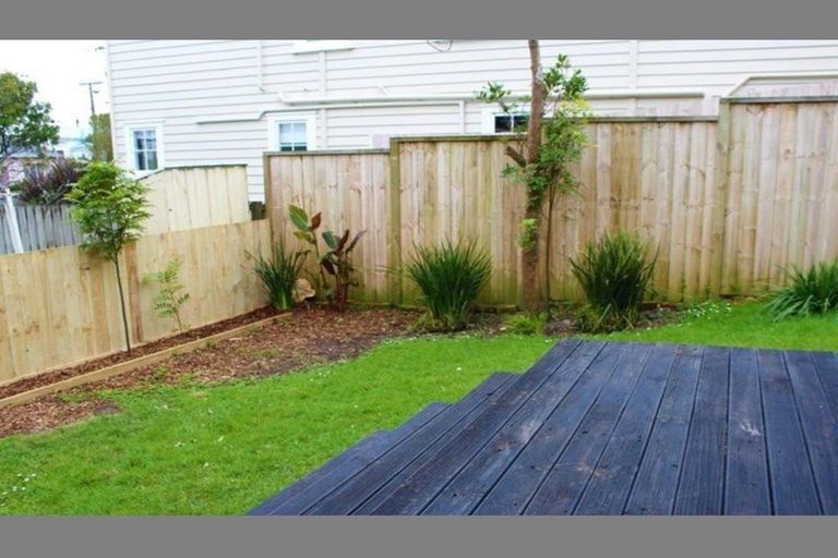 Photo of property in 3/60 Roberton Road, Avondale, Auckland, 1026