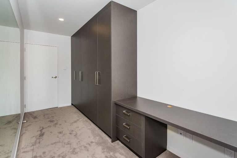 Photo of property in 7 Pihoihoi Place, Hobsonville, Auckland, 0616