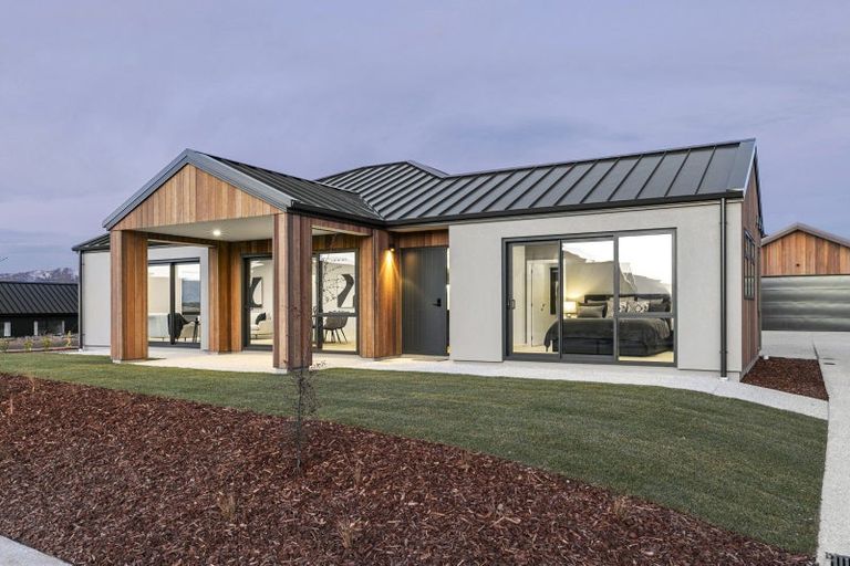 Photo of property in 14a Marjon Drive, Wanaka, 9305