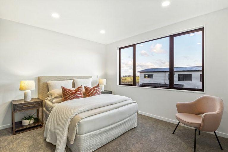 Photo of property in 44 Waitai Close, Long Bay, 0630