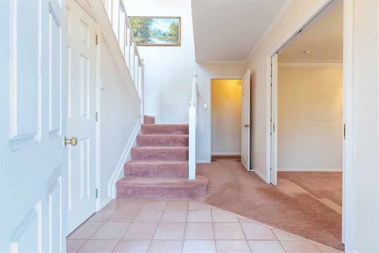 Photo of property in 14 Javelin Place, West Harbour, Auckland, 0618