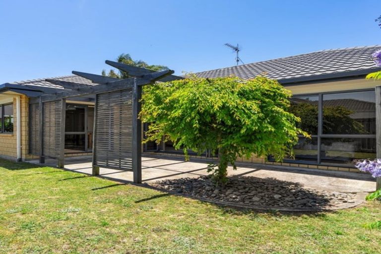 Photo of property in 19 Putaka Place, Papamoa Beach, Papamoa, 3118