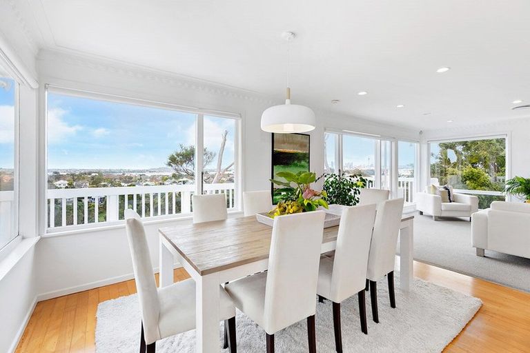 Photo of property in 2/38a Seaview Avenue, Northcote, Auckland, 0627