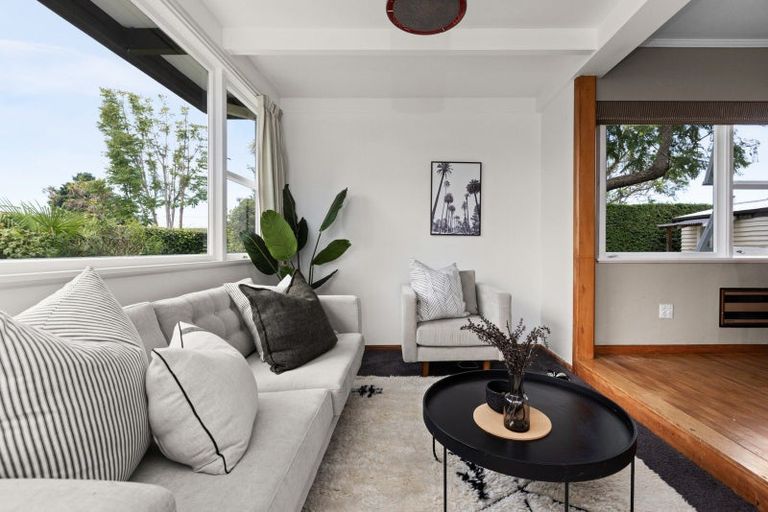 Photo of property in 16a Howard Road, Taradale, Napier, 4112