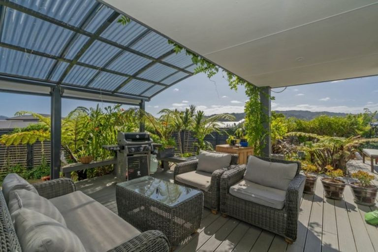 Photo of property in 20 Roseberry Place, Whitianga, 3510