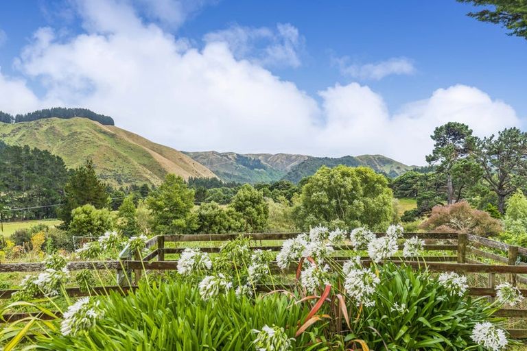 Photo of property in 33 Ratadale Road, Reikorangi, Waikanae, 5391