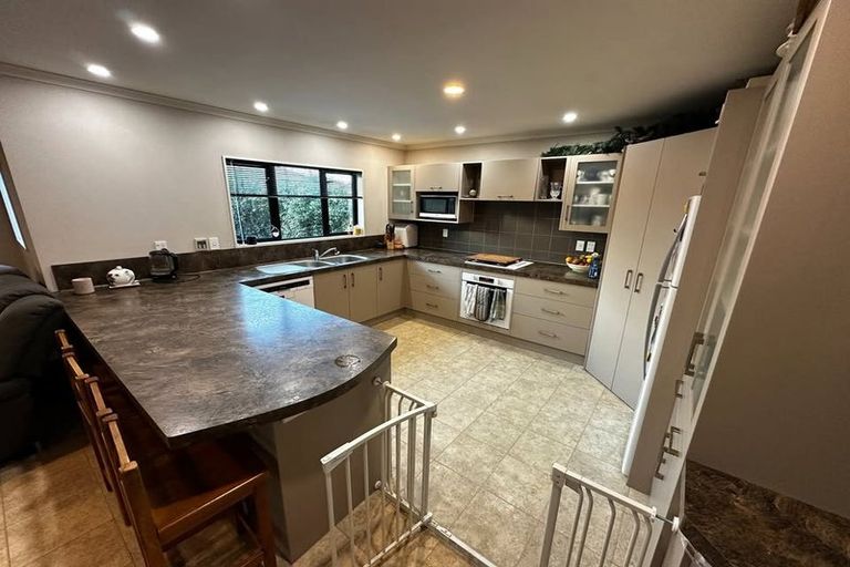 Photo of property in 24 Cleveland Heights, Kelvin Grove, Palmerston North, 4414