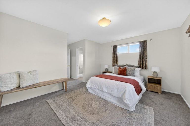 Photo of property in 31 Willowview Drive, Redwood, Christchurch, 8051