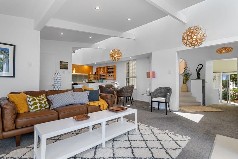 Photo of property in 205 Mount Pleasant Road, Mount Pleasant, Christchurch, 8081