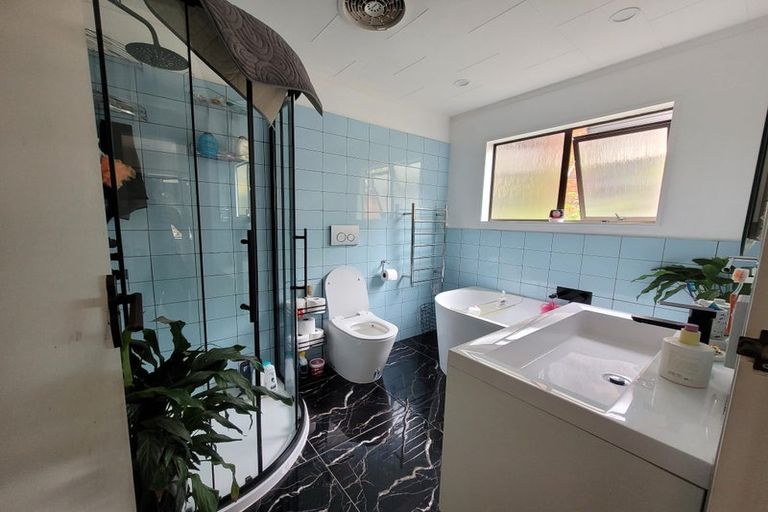 Photo of property in 6 Pioneer Grove, Silverstream, Upper Hutt, 5019