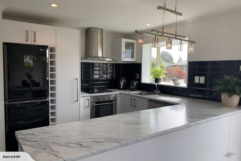 Photo of property in 2/8 Pentland Drive, Belfast, Christchurch, 8051